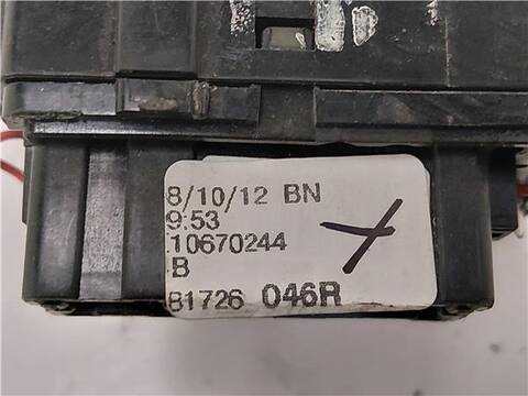 Foto 3ª: Mando Multifuncion Dacia Sandero 1.5 LAUREATE 90CV 66KW [K9K C6] (2013)