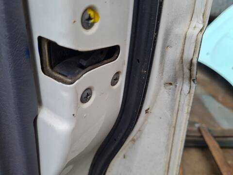 Cerradura Puerta Delantera Derecha Nissan Terrano 2.7 TDI 4WD 125CV 92KW