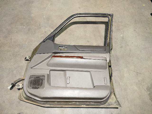 Foto 3ª: Puerta Delantera Derecha Nissan Patrol 2.8 TD [RD28ETI] (1999)