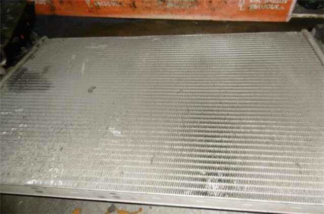 Foto 1ª: Radiador Motor Saab 9-3 1.9 TID LINEAR (I/D) [1.9 LTR. - 110 KW TID CAT] BERLINA (2003-_) [Z19DTH]