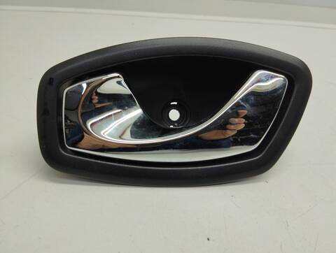 Foto 1ª: Maneta Interior Trasera Izquierda Renault Clio 90CV 66KW [K9K C612] (2014)