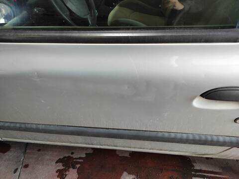 Foto 3ª: Puerta Delantera Izquierda Renault Clio K9K702 (2003)