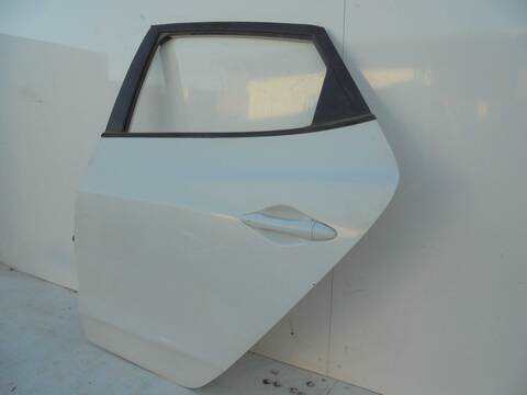 Foto 4ª: Puerta Trasera Izquierda Hyundai ix35 1.7 CRDI CAT 116CV 85KW [D4FD] (2012)