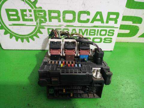 Foto 3ª: Caja Reles Fusibles Peugeot 508 ACTIVE 140CV [8DRHF8] (2011)