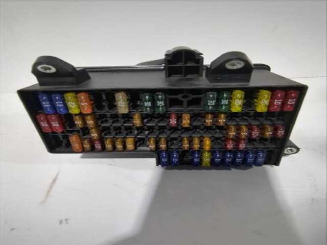 Foto 2ª: Caja Reles Fusibles Volkswagen Phaeton 3.0 V6 TDI 4MOTION 240CV [CARB CEXA] (2002)