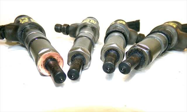 Foto 2ª: Inyectores Peugeot 207 1.4 HDI 2006-2014 [8HZ] (2006)