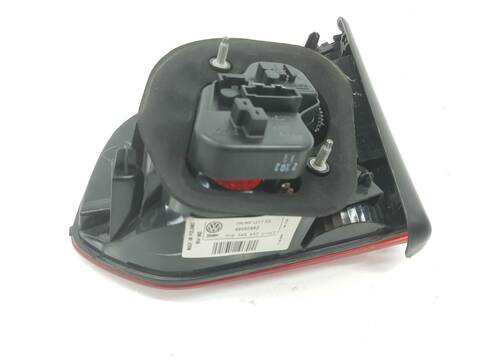 Foto 3ª: Piloto Trasero Izquierdo Volkswagen Golf 1.6 TDI DPF 105CV [CAYC] (2008)