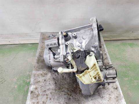 Foto 3ª: Caja Cambios Peugeot 2008 STYLE (2015)