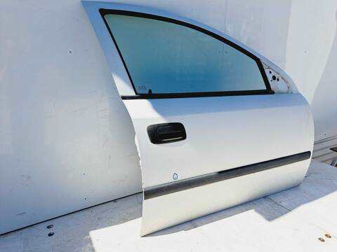 Foto 3ª: Puerta Delantera Derecha Opel Astra CLUB BERLINA 84CV 62KW [Z16SE] (2003)
