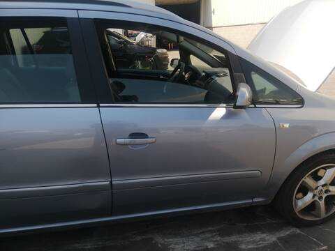 Foto 1ª: Puerta Delantera Derecha Opel Zafira Z19DTH (2005)