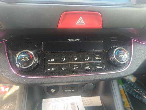 Foto 1ª: Mando Climatizador Kia Sportage X-TECH 4X2 116CV 85KW (2011)