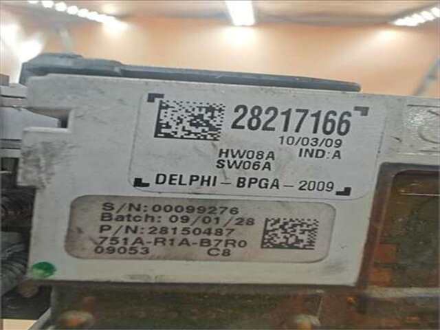 Foto 2ª: Caja Reles Fusibles Peugeot 3008 1.6 CONFORT [1.6 LTR. - 80 KW HDI FAP CAT (9HZ - DV6TED4)] [9HZ (DV6TED4)]