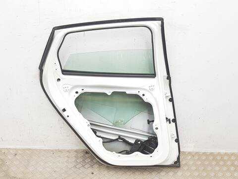 Foto 3ª: Puerta Trasera Izquierda Volvo V40 MOMENTUM (2016)