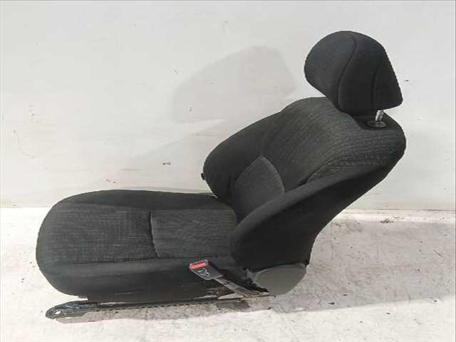 Foto 3ª: Asiento Delantero Derecho Toyota Auris 1.6 ZRE151_) 124CV [1ZR-FE] (2006)
