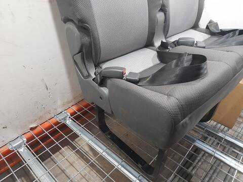 Foto 3ª: Asientos Traseros Toyota Hiace VERSION INDEFINIDA (2019)