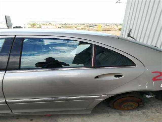 Foto 1ª: Puerta Trasera Izquierda Mercedes Clase C 160 BERLINA 170CV 125KW [646963] (2000)