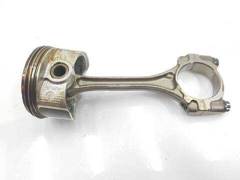 Foto 3ª: Pistones Toyota Yaris HSD ACTIVE [1NZFXE] (2015)