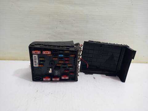 Caja Reles Fusibles Volkswagen Passat INDIVIDUAL BERLINA 140CV 103KW