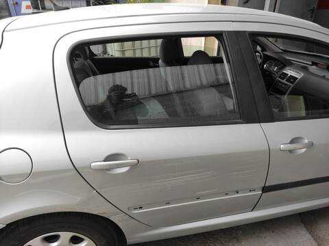 Puerta Trasera Derecha Peugeot 307 NFU