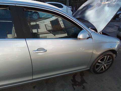 Foto 3ª: Puerta Delantera Derecha Volkswagen Jetta 2.0 TDI 140CV 103KW [BKD] (2008)