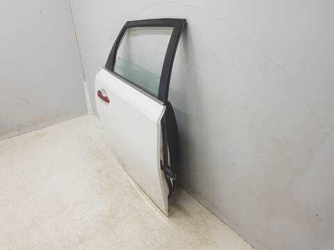 Foto 3ª: Puerta Trasera Derecha Toyota Auris HYBRID ACTIVE [2ZRFXE]