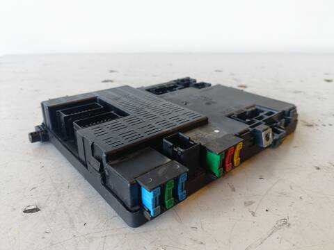 Foto 2ª: Caja Reles Fusibles Citroen Xsara 2.0 HDI EXCLUSIVE 80KW) 90CV (2000)