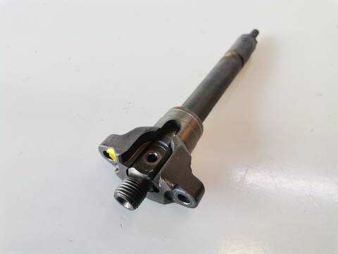 Foto 2ª: Inyectores Bmw Serie 3 315 320D 2.0 16V DIESEL CAT 136CV
