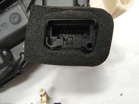 Foto 4ª: Cerradura Puerta Delantera Izquierda Audi Q3 35 TDI 150CV 110KW [DFGA,DTSA,DTSB,DXPA] (2023)