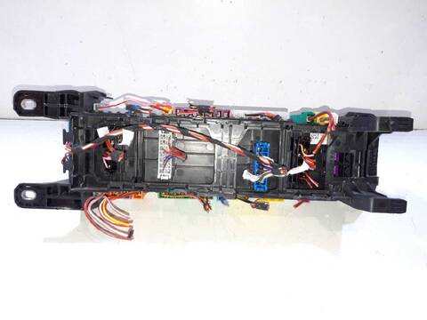 Foto 3ª: Caja Reles Fusibles Mercedes Clase V 200 V 250 CDI/BT AVANTGARDE/EDITION 4MATIC 447.813) 190CV 140KW (2014)