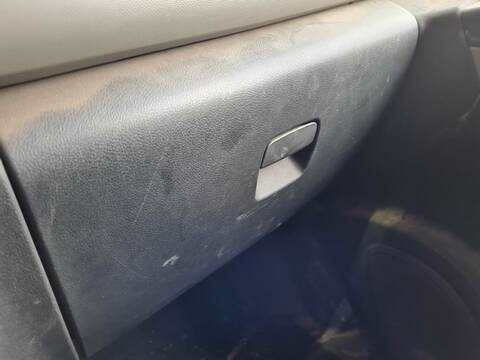 Guantera Renault Trafic AUTHENTIQUE 121CV