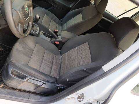 Asiento Delantero Izquierdo Skoda Octavia CAY
