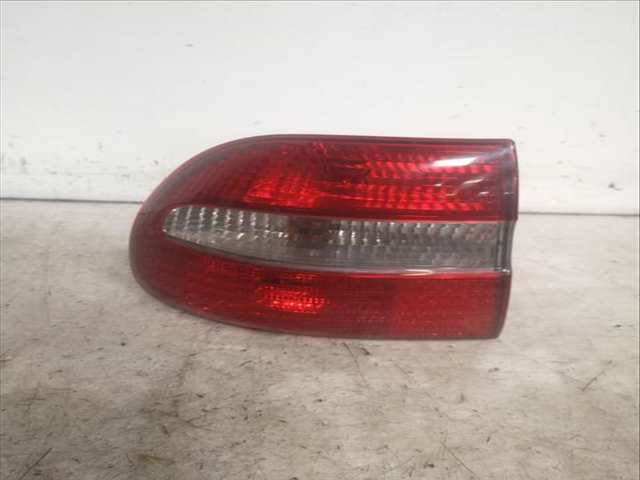 Foto 2ª: Piloto Trasero Izquierdo Volvo V40 B4164S2 FAMILIAR (2001)