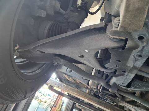 Brazo Suspension Delantero Derecho Renault Express ADVANCE 95CV 70KW