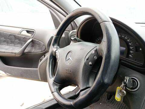 Foto 4ª: Volante Mercedes Clase C 160 270 CDI 203.016) BERLINA 170CV 125KW [612962] (2000)