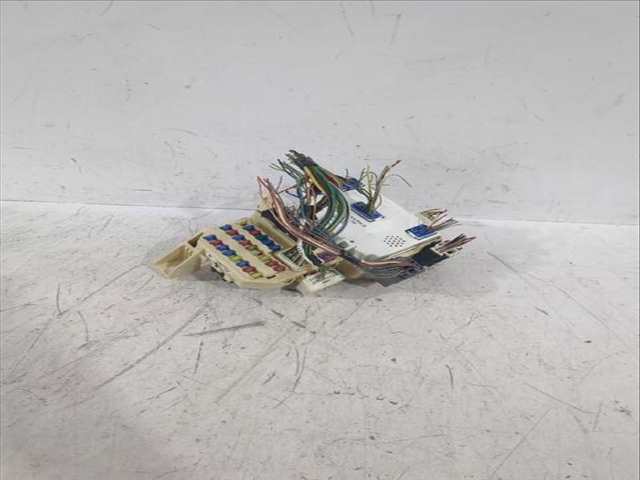 Caja Reles Fusibles Suzuki Swift 1.3 RS 413) 92CV