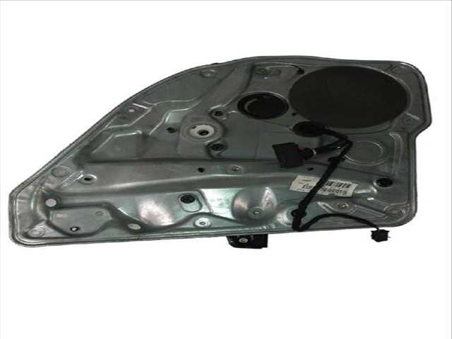 Foto 3ª: Elevalunas Manual Trasero Derecho Volkswagen Golf 1.9 TDI 101CV (1999)