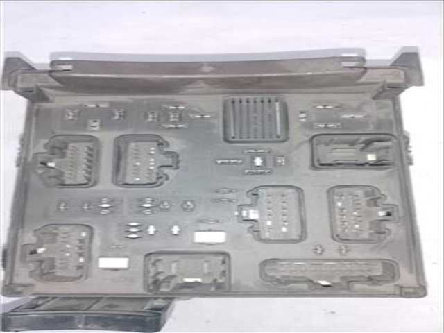 Foto 3ª: Caja Reles Fusibles Renault Espace 2.2 EXPRESSION [2 2 LTR. - 110 KW DCI TD] 150CV