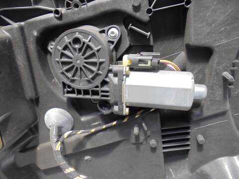 Foto 3ª: Elevalunas Eléctrico Delantero Derecho Ford Fiesta 1.4 TDCI CAT 68CV 50KW [F6JA] (2003)
