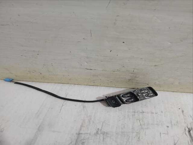 Foto 2ª: Botonera Elevalunas Mercedes Clase C 160 CLK 240 209.361) 170CV [M 112.912] (2002)