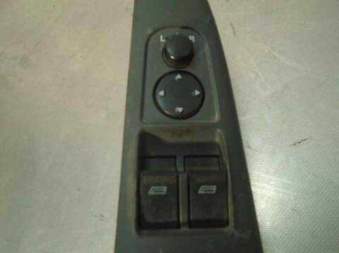 Foto 4ª: Botonera Elevalunas Audi A3 1.9 TDI 110CV 81KW [ASV] (2000)