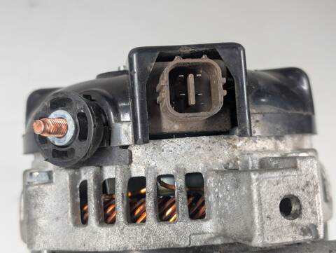 Foto 2ª: Alternador Toyota Auris LUNA 126CV 93KW (2006)