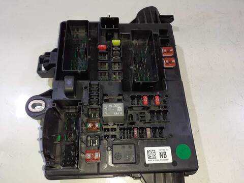 Foto 3ª: Caja Reles Fusibles Opel Insignia SPORT 4X4 160CV 118KW [A20DTH] (2011)