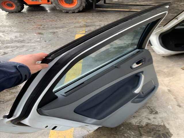 Foto 2ª: Puerta Trasera Izquierda Ford Mondeo 2.0 TDCI140CV [QXBA] (2008)
