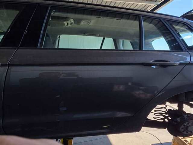 Puerta Trasera Izquierda Volkswagen Golf CRKB AUT.