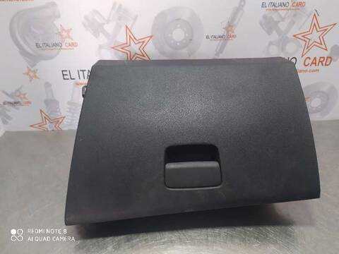 Foto 1ª: Guantera Mercedes Clase A 140 A 180 CDI BLUEEFFICIENCY 176.012) 109CV 80KW [K9K] (2016)