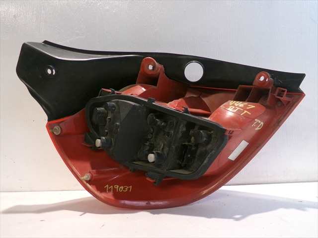 Foto 2ª: Piloto Trasero Derecho Renault Clio 1.4 G 2005-2009 [K4JG7] (2005)