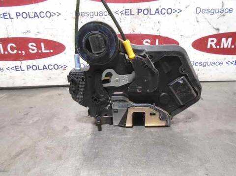 Foto 3ª: Cerradura Puerta Trasera Derecha Toyota Corolla 1.6 LINEA LUNA BERLINA 110CV 81KW [3ZZFE] (2003)