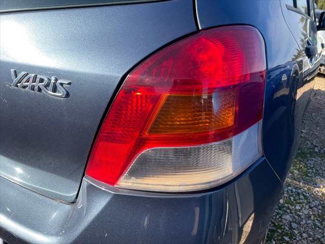 Foto 3ª: Piloto Trasero Derecho Toyota Yaris 1.0 G 70cv [1KR] (2009)