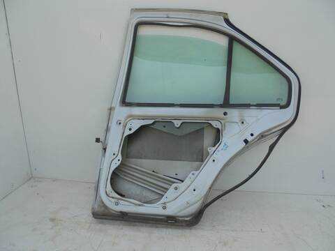 Foto 4ª: Puerta Trasera Derecha Volkswagen Bora BERLINA 101CV 74KW [ALH] (2000)
