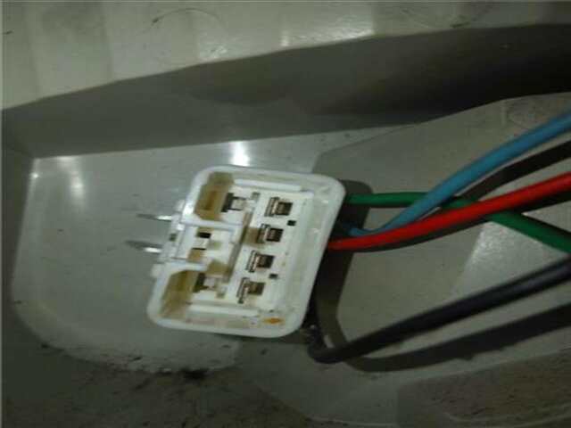 Foto 3ª: Piloto Trasero Izquierdo Mitsubishi Carisma 1.9 1900 DI-D COMFORT [1.9 LTR. - 75 KW DI-D CAT] [F9Q1]